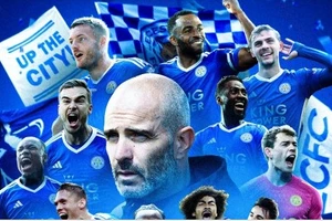 Sớm trở lại Ngoại hạng Anh, Leicester City ăn mừng cuồng nhiệt 