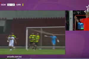 Video: Trọng tài check VAR phạt 11m khó hiểu chưa từng thấy