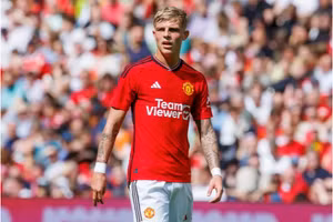 Sao Man Utd bị chỉ trích thậm tệ vì … ‘chơi trội’ 