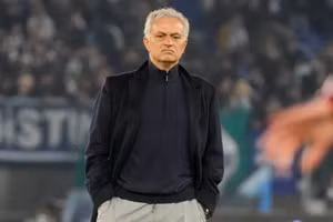 Vừa bị AS Roma sa thải, HLV Mourinho tìm được bến đỗ trong mơ 