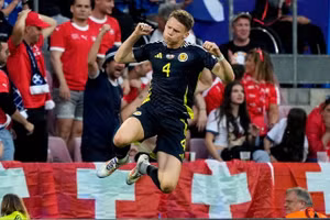 Thụy Sĩ đặt một chân vào vòng 16 đội EURO 2024 