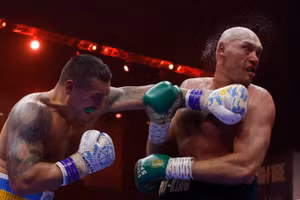 Võ sĩ Ukraine thắng trận quyền Anh lớn nhất thế kỷ 