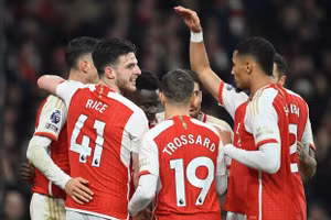 Man City và Arsenal áp sát Liverpool vòng 26 Ngoại hạng Anh 