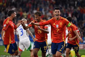 Chùm ảnh: Pha phản lưới nhà của Italia giúp Tây Ban Nha đi tiếp tại EURO 2024 