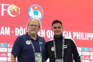 Cổ động viên Indonesia đe dọa HLV Philippines 