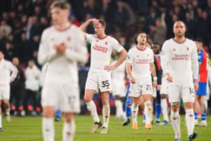 Huyền thoại Michael Owen kêu gọi lãnh đạo Man Utd sa thải HLV Erik ten Hag 