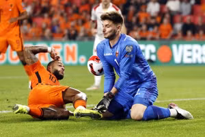 Sốc: Thủ môn 26 tuổi đột ngột qua đời khi đang làm nhiệm vụ 