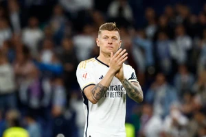 Tiền vệ Kroos bất ngờ giải nghệ 