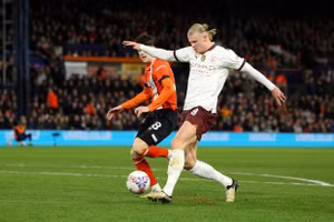 Chùm ảnh: Haaland làm nên lịch sử gần 100 năm tại Man City 