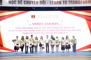 Thổi bùng ngọn lửa đam mê nghiên cứu khoa học trong sinh viên 
