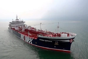 Tàu Stena Impero treo cờ Anh bị Iran bắt giữ tại eo biển Hormuz.