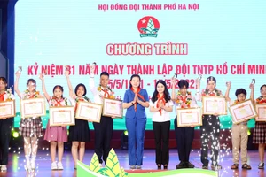 Chương trình kỷ niệm 81 năm ngày thành lập Đội TNTP Hồ Chí Minh được diễn ra trong sáng 12/5.