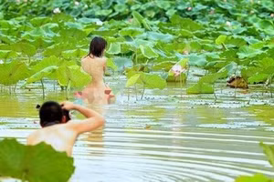 Trào lưu "cởi mỏ" với thiên nhiên