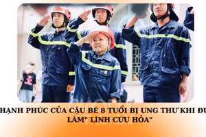 Hạnh phúc của cậu bé 8 tuổi bị ung thư khi được làm 'lính cứu hỏa'