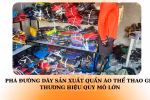 Phá đường dây sản xuất quần áo thể thao giả thương hiệu quy mô lớn