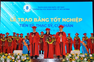 Một buổi lễ trao bằng tốt nghiệp TS và Th.s của BUH