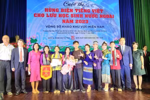 Lưu học sinh tham gia cuộc thi.