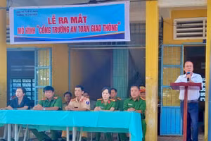 Ra mắt mô hình Cổng trường an toàn giao thông tại Trường THCS Kế Sách (Sóc Trăng).