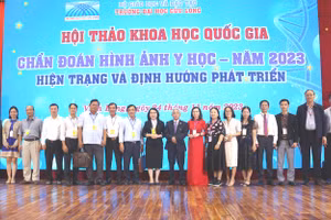 Đại biểu tham dự hội thảo.