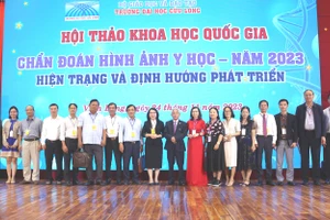 Đại biểu tham dự hội thảo.