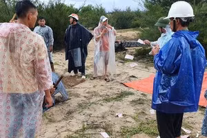 Cơ quan chức năng đã tiến hành khám nghiệm, sau đó chôn cất thi thể của nạn nhân tại khu nghĩa trang tập trung xã Thanh Trạch.