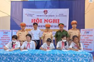 Chương trình đã thực hiện ký cam kết chấp hành pháp luật TTATGT cho giáo viên và học sinh của các trường.