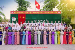 Tập thể giáo viên, học sinh Trường THPT Lệ Thủy đang từng bước tự khẳng định mình qua từng giai đoạn phát triển, để xây dựng trở thành ngôi trường chất lượng, uy tín hàng đầu của tỉnh Quảng Bình.