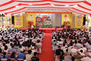 Hình ảnh toàn cảnh Lễ kỷ niệm 60 năm thành lập Trường THPT Lệ Thuỷ.