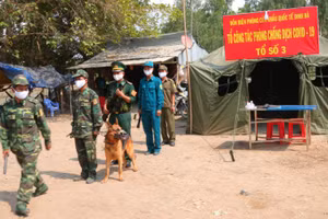 Lực lượng biên phòng tỉnh Đồng Tháp cắm chốt phòng dịch Covid-19 khu vực biên giới. 