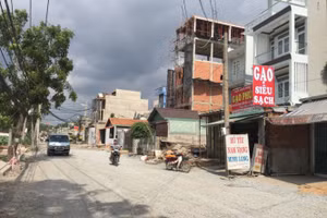 Giá đất liền thổ tại TPHCM vẫn tăng mỗi ngày bất chấp ảnh hưởng của dịch Covid-19.