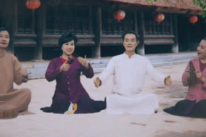 Nhóm Xẩm Hà thành trong MV “Tiễu trừ Corona”.