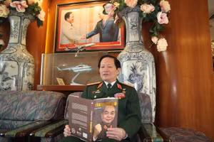 Đọc sách, nghiên cứu là đam mê của Tướng Hiệu.