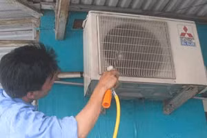Cục nóng điều hòa cần được bảo dưỡng định kỳ.