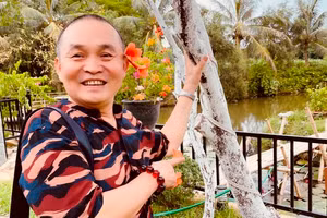 Hé lộ không gian nhà vườn của "Vua hài đất Bắc" Xuân Hinh qua hình ảnh "chụp trộm"