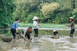 Cuộc sống của hai mẹ con kênh Ẩm Thực Mẹ Làm thay đổi ra sao sau khi nổi tiếng?