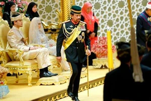 Cuộc sống xa xỉ của hoàng gia Brunei