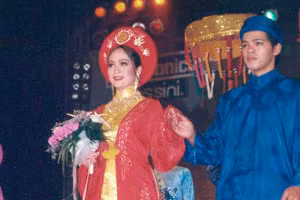 Cuộc sống bình lặng của Hoa hậu Thiên Nga trên đất Mỹ sau 24 năm giành vương miện