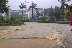 Thành phố Lào Cai ngập lụt cục bộ trên nhiều tuyến đường- Ảnh T.L