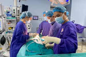 Áp xe vú sau khi tiêm filler làm to ngực