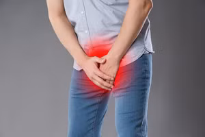 Thanh niên mất tinh hoàn vì bò đá