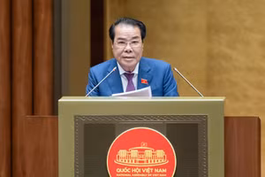 Ông Dương Thanh Bình, Ủy viên Ủy ban Thường vụ Quốc hội, Trưởng Ban Dân nguyện thuộc Uỷ ban Thường vụ Quốc hội.