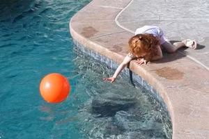 Bác sĩ khuyến cáo 5 lưu ý quan trọng phòng tránh trẻ đuối nước