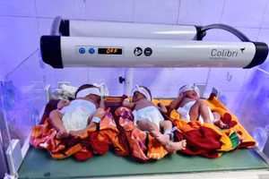 Cả ba bé trai đều khỏe mạnh. Ảnh: BVCC.