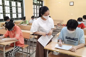 Ôn tập trên lớp giúp cho sự tương tác thuận tiện hơn, học sinh được giải đáp, củng cố kiến thức tốt hơn