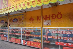 Cửa hàng bánh Trung thu trên đường Phạm Văn Đồng (TP Thủ Đức)