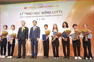 Trao 60 suất học bổng Lotte cho sinh viên TPHCM