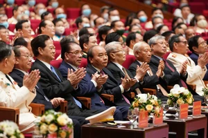 Thủ tướng Nguyễn Xuân Phúc cùng các đồng chí lãnh đạo, nguyên lãnh đạo Đảng, Nhà nước và các đại biểu dự Lễ kỷ niệm. Ảnh: VGP/Quang Hiếu