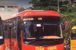 Xe khách của ông Phạm Đình Khang đang bị TP Bank thu giữ.