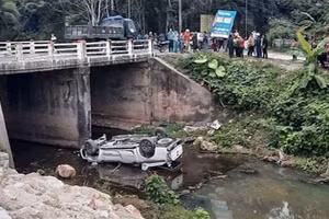 Hiện trường vụ tai nạn giao thông khiến 2 cán bộ thuế bị tử vong. 