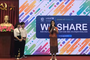 Phần thi hùng biện của đội Trường THPT Sông Mã, tỉnh Sơn La